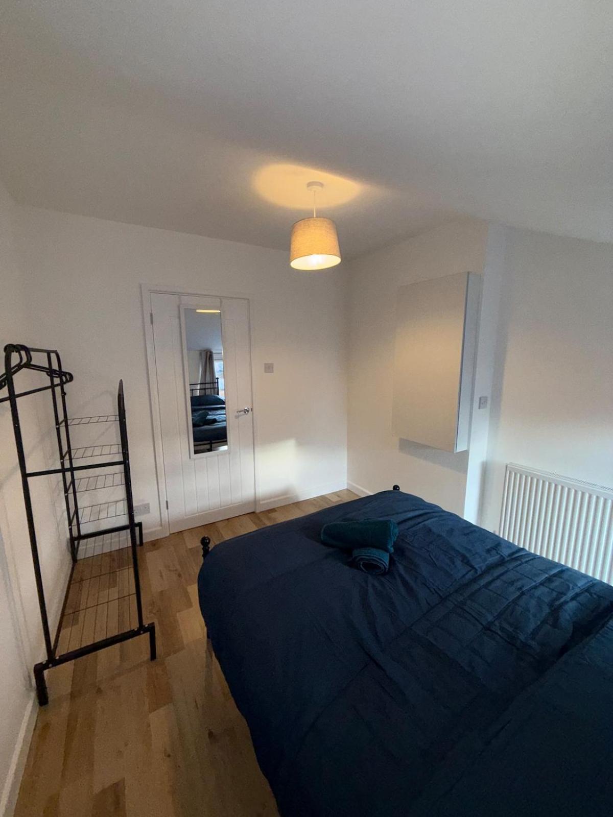 Charming 3-Bedroom House カーディフ エクステリア 写真