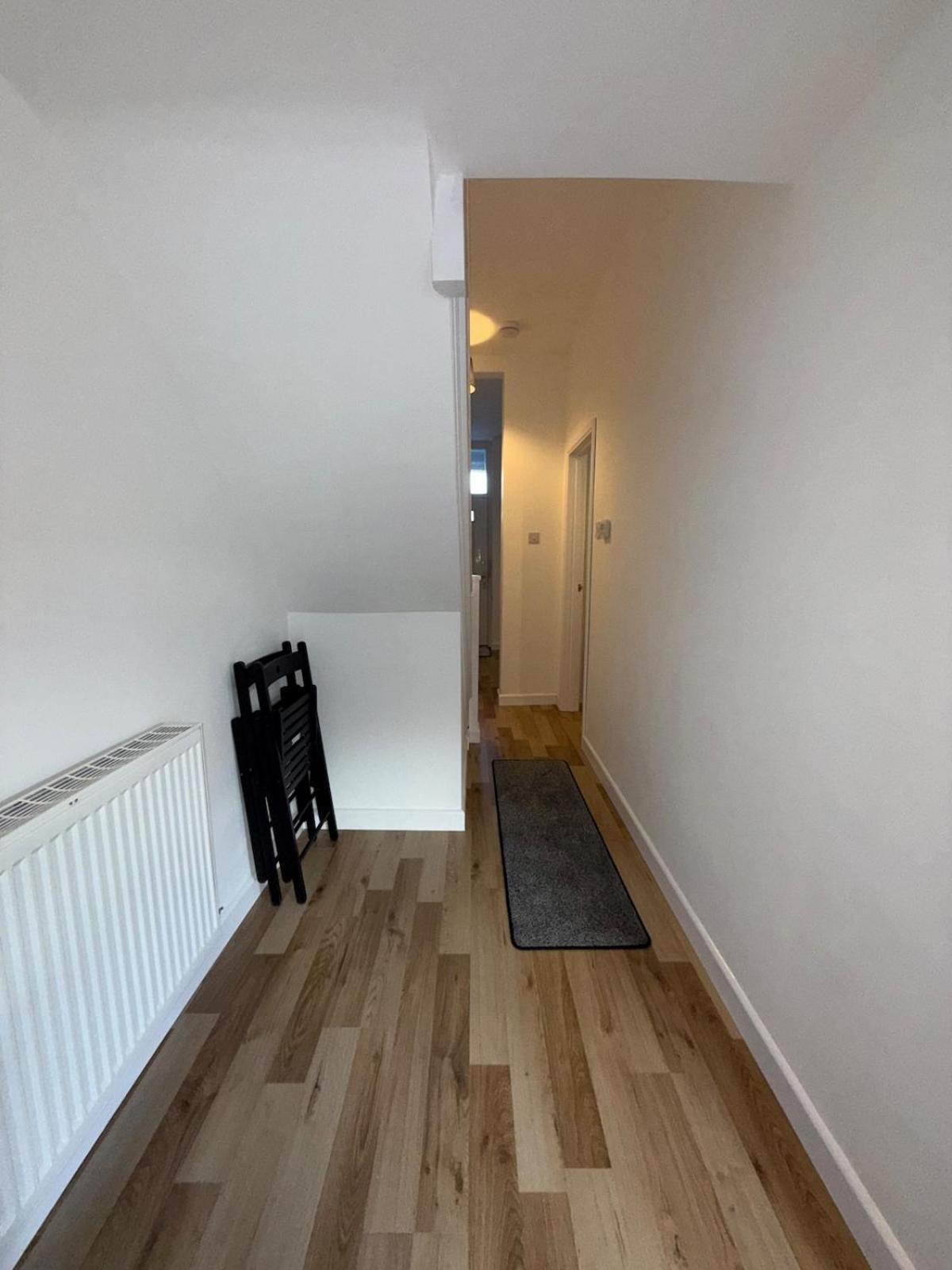 Charming 3-Bedroom House カーディフ エクステリア 写真