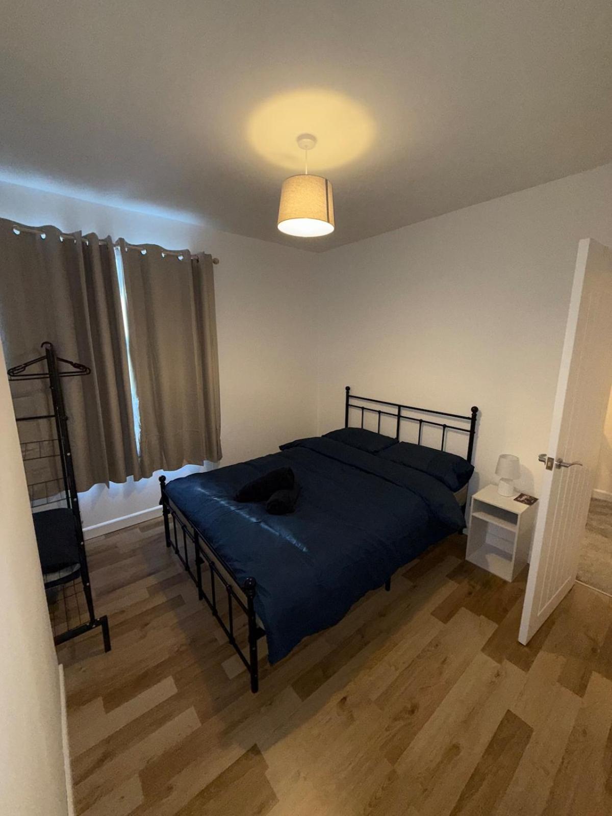 Charming 3-Bedroom House カーディフ エクステリア 写真